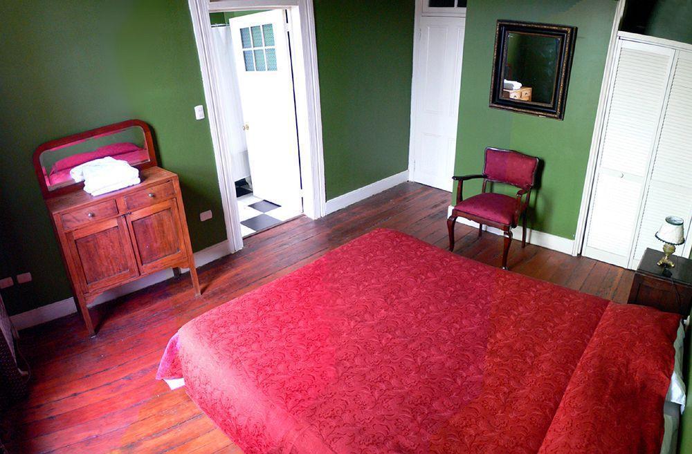 Allegretto Bed & Breakfast ヴァルパライソ エクステリア 写真